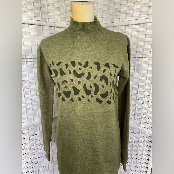 NWT Hem & Thread Green Mock Neck Leopard Print Sweater Dress - Picture 4 of 9